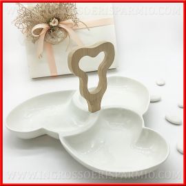 ANTIPASTIERE CERAMICA 3 CUORI INTRECCIATI E MANICO LEGNO 2020 BOMBONIERE LOVE MATRIMONIO